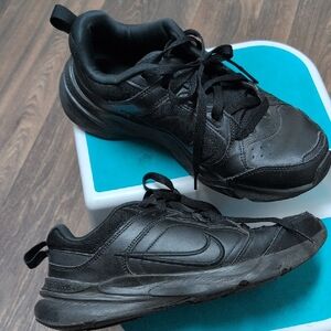 Nike Men's Black Athletic Sneakers